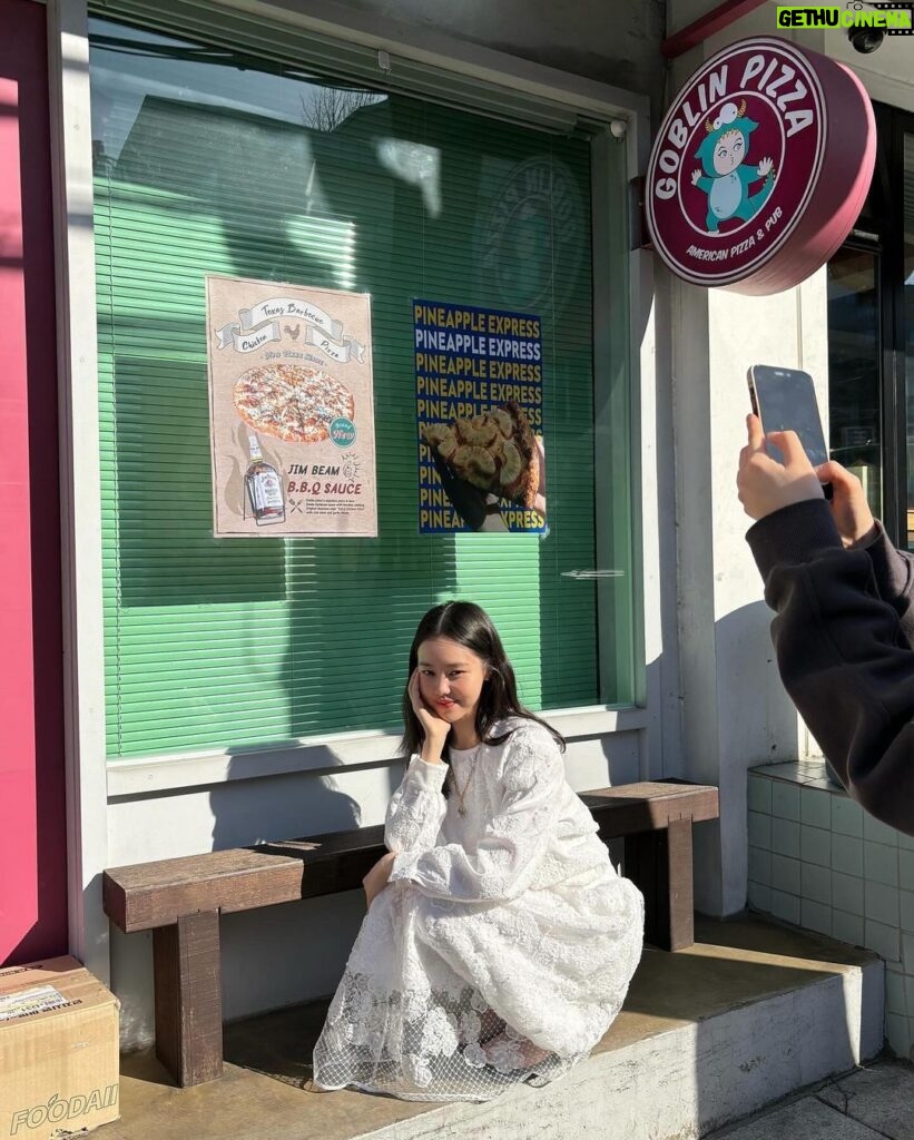 Kim Ye-won Instagram - 안뇽 ~ ☺💖 오늘도 뉴페이스분이 등장하지 모에요…,🫢 웅성웅성👤 7, 8회가 함께 공개됐습니다. 지금 티빙에서 함께 해주세요 여러분 :)! 🧶💜 #티빙오리지널 #환승연애3 🫶🏻 @tving.official ✨✨
