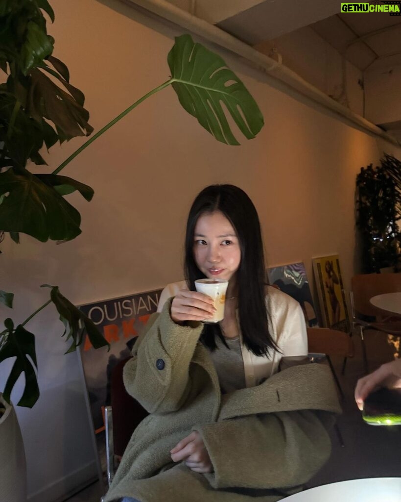 Kim Ye-won Instagram - L O V E 푸우울 ~ 💋 사랑과 에너지 풀로 채웠던 울 실장님들과 은희와의 시간. 웃고 싶을때 꺼내 보아요 😋크크 꺄 - 사랑합니다🤍🙆🏻‍♀️🤍 #20240120