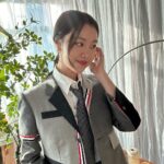 Kim Ye-won Instagram - 폭풍이 일어날줄 모르구 환승연애 가던 길 :)👔🚶🏻‍♀️ 2,3회로 함께 가요 여러분! ✨ 묵직한 롤러코스터 시작됌 .., 💜 #과몰입의서막 #티빙오리지널 #환승연애3 🫶🏻