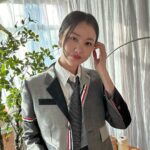 Kim Ye-won Instagram - 폭풍이 일어날줄 모르구 환승연애 가던 길 :)👔🚶🏻‍♀️ 2,3회로 함께 가요 여러분! ✨ 묵직한 롤러코스터 시작됌 .., 💜 #과몰입의서막 #티빙오리지널 #환승연애3 🫶🏻
