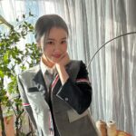 Kim Ye-won Instagram - 폭풍이 일어날줄 모르구 환승연애 가던 길 :)👔🚶🏻‍♀️ 2,3회로 함께 가요 여러분! ✨ 묵직한 롤러코스터 시작됌 .., 💜 #과몰입의서막 #티빙오리지널 #환승연애3 🫶🏻