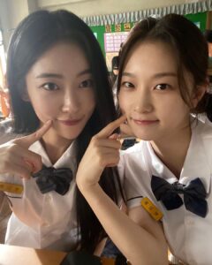 Kim Yi-kyeong Instagram - 지희 모음 zip. 📁 #너의시간속으로 #atimecalledyou @netflixkr