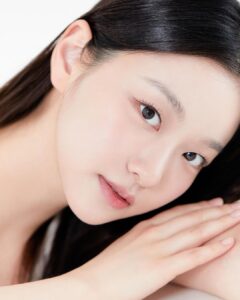 Kim Yi-kyeong Instagram - #profile