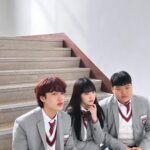 Kim Yi-kyeong Instagram - ’율지서‘ 포에버 forever !!! 🦊🐱🐶 #오늘도사랑스럽개 #agooddaytobeadog #mbc #netflix #wavve