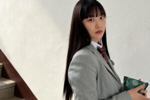 Kim Yi-kyeong Instagram - ⠀
지아로서, 초영이로서 연기할 수 있어서 정말 행복했습니다.
평생 잊지 않고 행복한 추억으로 종종 꺼내볼래요 🤍
안녕 🌹
#오늘도사랑스럽개 #agooddaytobeadog #지아 #초영 
#mbc #netflix #wavve