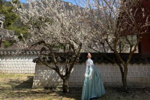 Kim Yi-kyeong Instagram - ⠀
지아로서, 초영이로서 연기할 수 있어서 정말 행복했습니다.
평생 잊지 않고 행복한 추억으로 종종 꺼내볼래요 🤍
안녕 🌹
#오늘도사랑스럽개 #agooddaytobeadog #지아 #초영 
#mbc #netflix #wavve