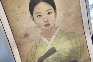 Kim Yi-kyeong Instagram - ⠀
지아로서, 초영이로서 연기할 수 있어서 정말 행복했습니다.
평생 잊지 않고 행복한 추억으로 종종 꺼내볼래요 🤍
안녕 🌹
#오늘도사랑스럽개 #agooddaytobeadog #지아 #초영 
#mbc #netflix #wavve