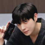Kim Young-dae Instagram - #광고 #입생로랑뷰티 #입생로랑향수 #마이셀프오드빠르펭