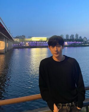 Kim Young-dae Instagram - 한강산책