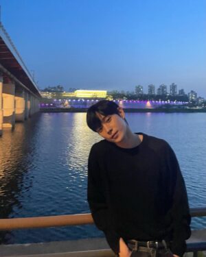 Kim Young-dae Instagram - 한강산책