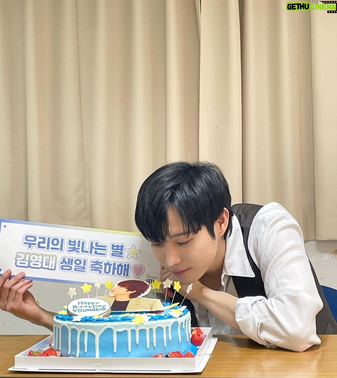 Kim Young-dae Instagram - 생일 축하해주신 분들께 진심으로 감사드려요 잘자요🥰
