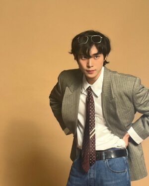 Kim Young-dae Instagram - 비하인드🧡