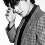 Kim Young-dae Instagram - 🤍🖤 #COSMOPOLITAN