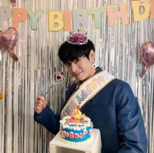 Kim Young-dae Instagram - 짠😂🤣
생일 축하해주신 모든 분들께 진심으로 감사드립니다☺️ 모두 건강하세요💪🏻