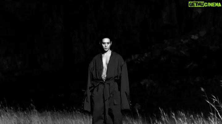 Kim Young-dae Instagram - @songzio_official 12:00 CET . JAN 20 2022 PARIS MENS FASHION WEEK 2022 AUTUMN WINTER COLLECTION 'METAMORPHOSES'