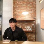 Kim Young-dae Instagram - 휴게소에서 쉬는 꽁😺