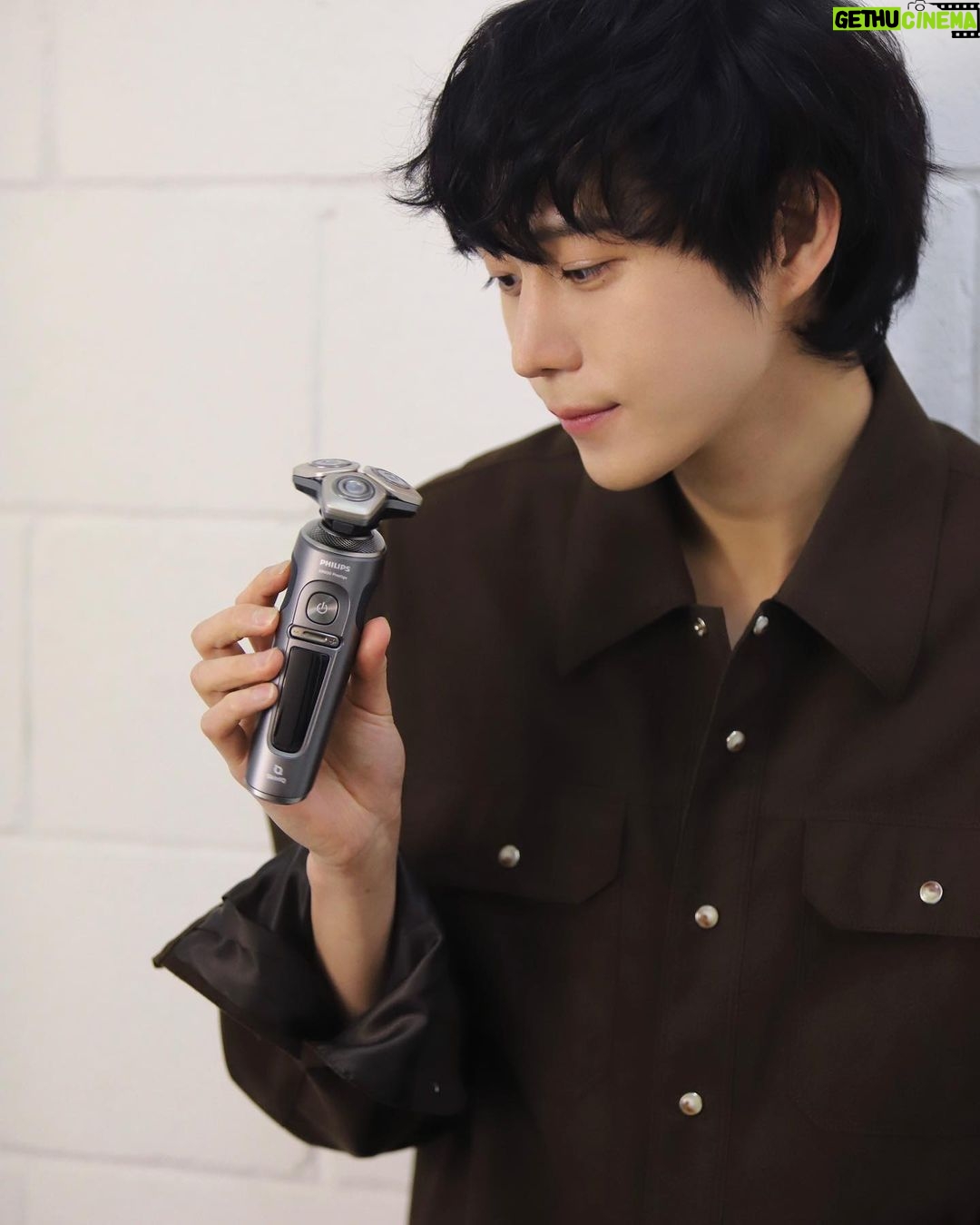 Kim Young-dae Instagram - ν립μ€π₯³π₯° #philips #νλ¦½μ€ #skinIQ9000νλ μ€ν°μ§ #ν립μ€λ©΄λκΈ° #ν립μ€μ κΈ°λ©΄λκΈ° #ν립μ€νλ μ€ν°μ§ #2023λ
ννλ μ€ν°μ§ #μλ²½νλ©΄λλΌμ΄νμμμ #μ€λ©΄μ #κ΄κ³
