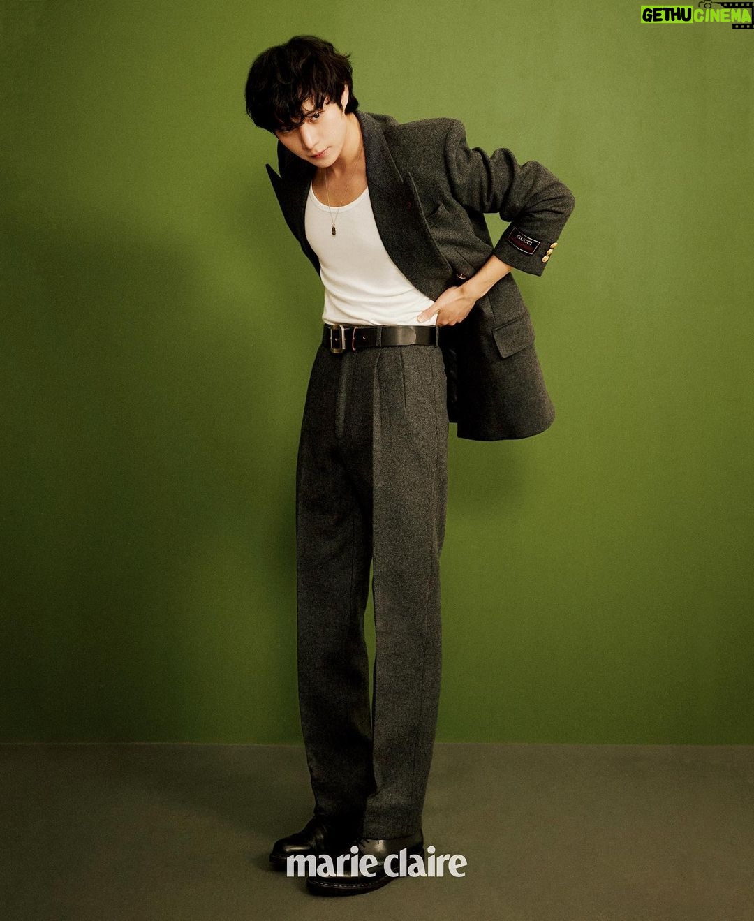 Kim Young-dae Instagram - 소랑이랑 헌이🙇♂️🙇♀️ @marieclairekorea #금혼령