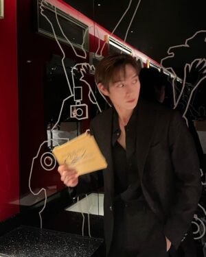 Kim Young-dae Instagram - 🥸🤓