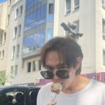 Kim Young-dae Instagram - Good days in paris🤓