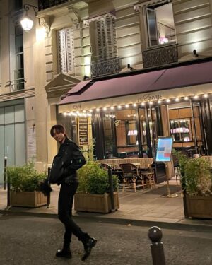 Kim Young-dae Instagram - Good days in paris🤓