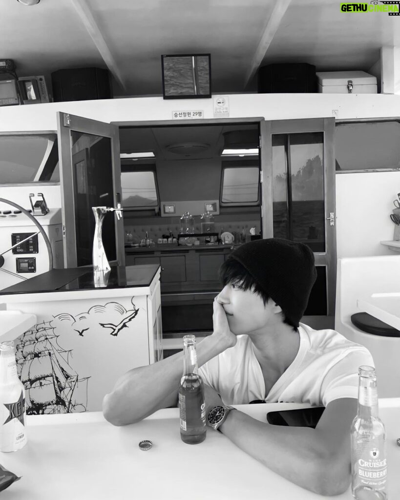 Kim Young-dae Instagram - 쉼🛳⛱🌊(Feat. 가정의달5월🥰) #리솜 #퍼시픽마리나 #항해진미