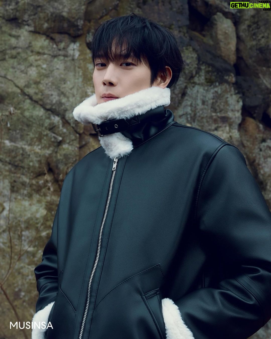 Kim Young-dae Instagram - Musinsa랑해💙 @musinsa.official #무신사 #MUSINSA #광고
