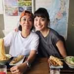 Kimi Chen Instagram - ♥ 我不知道什麼是七夕情人節，但我知道友誼最大！🤣我要感謝這兩位天使啦～ 我們其實是第一次一起工作，但不知道為什麼我們好合喔！（自己講😂） 我們從海選到去愛媛演出，這個過程很漫長也有很多的困難，但是我們一起越過了，我們互相扶持到最後最後。我真的很榮幸與你們演出，也更開心認識到你們。 姐一直跟我說謝謝，但幹嘛謝啦！妳一句日文都不會的情況下接了這個工作，我真的覺得妳好勇敢妳好棒！妳的歌聲一直都很感動我，謝謝妳跟我一起演出，謝謝妳一直都在！ 謝謝政均！之前上課就認識到政均，但是這次因為一起工作，所以就更認識了他。他真的非照顧我們，照顧到我很依賴他🤣謝謝你一直以來的照顧跟陪伴，很慶幸我們可以一起工作！ 我第一次演舞台劇，還好有你們兩位陪著我，讓我不害怕不畏懼。真的謝謝你們！ · エリカさん、ショウくん！本当に本当にありがとうございました！二人とは初めてのお仕事なのに、全然そう感じない！ オーディションから公演までの道のり、みんなで励ましあって、助けあって、色んな事を乗り越えて，最後まで楽しくこの舞台を作り上げました。二人に出会えてよかった！ エリカさんは日本語ができない上で、ここまで来て、本当に心からすごいと思っています。その勇気が素晴らしいです！素敵な歌声とその勇気、かっこいいエリカさんと一緒に仕事ができて光栄です！ ショウくん、いつもありがとう、本当にありがとう。ショウくんがいると本当にホッとする、すごくショウくんに頼っちゃう🤣一緒に仕事ができて本当に良かった！ 初めてのミュージカルで二人に出会えて本当に幸せです。恐れや不安が全部無くなりました。本当にありがとうございました！ #KANO #kanoミュージカル #kano台湾spステージ #坊っちゃん劇場