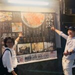 Kimi Chen Instagram - ♥ 我不知道什麼是七夕情人節，但我知道友誼最大！🤣我要感謝這兩位天使啦～ 我們其實是第一次一起工作，但不知道為什麼我們好合喔！（自己講😂） 我們從海選到去愛媛演出，這個過程很漫長也有很多的困難，但是我們一起越過了，我們互相扶持到最後最後。我真的很榮幸與你們演出，也更開心認識到你們。 姐一直跟我說謝謝，但幹嘛謝啦！妳一句日文都不會的情況下接了這個工作，我真的覺得妳好勇敢妳好棒！妳的歌聲一直都很感動我，謝謝妳跟我一起演出，謝謝妳一直都在！ 謝謝政均！之前上課就認識到政均，但是這次因為一起工作，所以就更認識了他。他真的非照顧我們，照顧到我很依賴他🤣謝謝你一直以來的照顧跟陪伴，很慶幸我們可以一起工作！ 我第一次演舞台劇，還好有你們兩位陪著我，讓我不害怕不畏懼。真的謝謝你們！ · エリカさん、ショウくん！本当に本当にありがとうございました！二人とは初めてのお仕事なのに、全然そう感じない！ オーディションから公演までの道のり、みんなで励ましあって、助けあって、色んな事を乗り越えて，最後まで楽しくこの舞台を作り上げました。二人に出会えてよかった！ エリカさんは日本語ができない上で、ここまで来て、本当に心からすごいと思っています。その勇気が素晴らしいです！素敵な歌声とその勇気、かっこいいエリカさんと一緒に仕事ができて光栄です！ ショウくん、いつもありがとう、本当にありがとう。ショウくんがいると本当にホッとする、すごくショウくんに頼っちゃう🤣一緒に仕事ができて本当に良かった！ 初めてのミュージカルで二人に出会えて本当に幸せです。恐れや不安が全部無くなりました。本当にありがとうございました！ #KANO #kanoミュージカル #kano台湾spステージ #坊っちゃん劇場