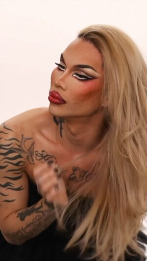 Kimora Blac Instagram - Just another day in drag 🙇🏼‍♀️

Hair by @hairbymaribel