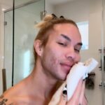Kimora Blac Instagram - Acne skin will always be one of my biggest insecurities. I never give up taking care of my skin. Trying my best to find the best combo @skkn Cleanser @skkn toner Los Angeles, California
