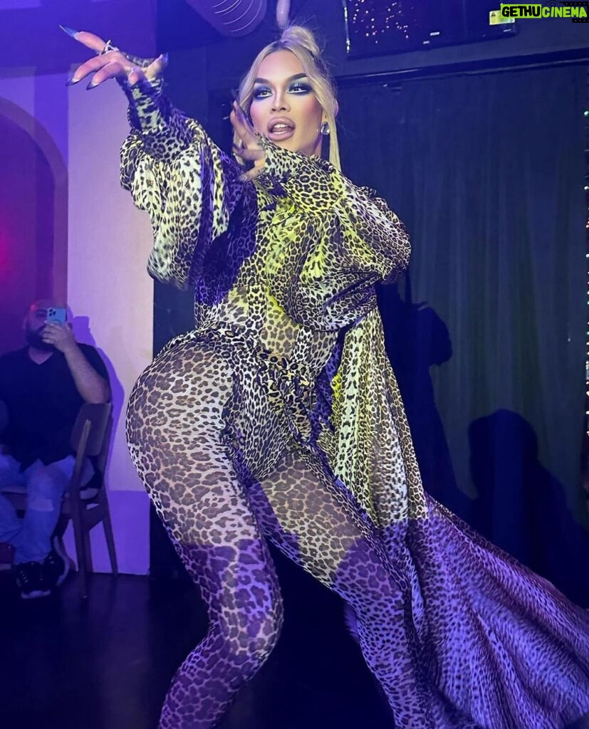 Kimora Blac Instagram - What a great birthday weekend in Vegas!! Thank you to everyone who came out and celebrated our birthday! Words can't describe on how much love we got over the past three days! Thank you @queenbarlv @eduardolv @theisaacdaniel58 for hosting such an amazing party!!! The night was incredible !!Thank you @cakedlasvegas @rickypastelitos for sending the best birthday cake I've ever seen!! The best part of the entire week with celebrating with friends and family ! This will be a birthday I would never forget! Las Vegas, Nevada
