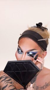 Kimora Blac Instagram - I've been on blue eye shadow for a while now & im still obsessed. When it comes to colored eyeshadow, you guys already know I love using @plouise_makeup_academy Wearing 'You Give Me Butterflies Palette' @plouise_makeup_academy Hair by @hairbymaribel Los Angeles, California