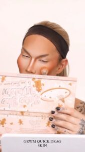 Kimora Blac Instagram - Your not even the FART @beautyblender @milkmakeup Primer Foundation 'Surreal' @makeupbymario 'Quicky' concealer @urbandecaycosmetics Glo @gloskinbeauty Baking 'peach pie' @hudabeauty @hudabeautyshop Bronzer @sephora brand 'Rich Baby' blush @plouise_makeup_academy 'Fake the Whisk' @plouise_makeup_academy 'Wrap it Up' @plouise_makeup_academy Los Angeles, California