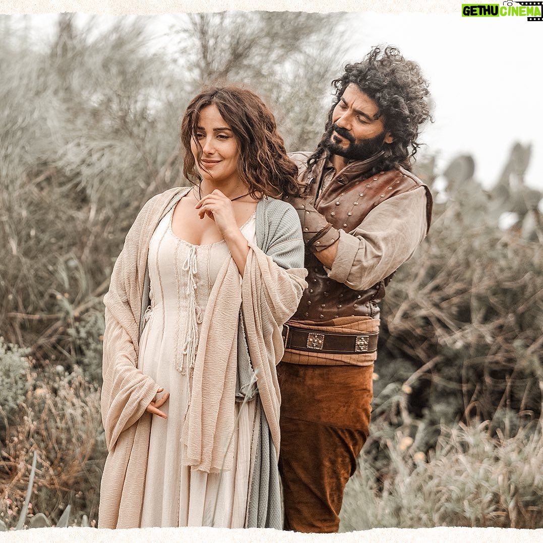Kinda Hanna Instagram - #repost @kingdomsoffire ・・・ طومان و نلباي #ممالك_النار 🔥 📅 من الأحد إلى الأربعاء . 🕛 KSA 23:00 | UAE 00:00 . 📺 @mbc1 @mbciraqtv @mbcmasrtv @mbc_masr2 @mbcpersia @mbc5tv