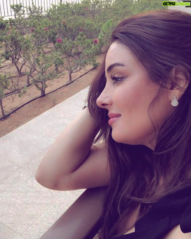 Kinda Hanna Instagram - اليوم رجعنا على ابوظبي الجميلة #كندة_حنا #تصوير #كواليس #مسلسل #هارون_الرشيد #ابوظبي #الامارات Abu Dhabi, United Arab Emirates