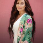 Kinda Hanna Instagram - Hair and makeup; @miladhannoun ‎ #شعر_ومكياج_ميلاد_حنون #كندة_حنا #دمشق #سورية #kinda_hanna #actress #actor #behindthescenes #tv #drama #shooting #filming #UK #USA #uae #asia #Korea #Singapore #ramadan2017 #director #Damascus #syria Syria