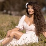 Kinda Hanna Instagram - Happy #palmsunday🌿 Photos by @abu_alhuda_photography Hairdresser @wesamalsawafcom makeup @roudainatabet .. PA @murshed__hanna Damascus - دمشق
