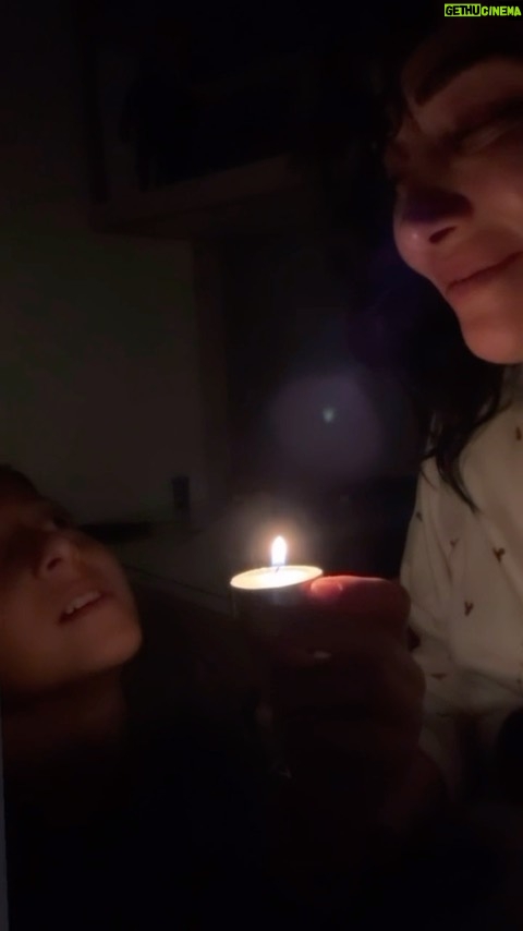 Kinda Hanna Instagram - فروسة حبيبي وكتاكيت قلبي اجمل هدية من رب العالمين لله يحميكن ياعمري … يارب احمي اطفالنا بكل العالم وتخلص الحروب وتفرج على اطفال سورية وفلسطين وكل محل في وجع وقهر ودم … 🙏❤️