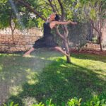 Kinda Hanna Instagram - رح يحكو عليك رح يحكو عليك ويحاولو يفشلوك ويلغو وجودك … ليش بنحاول نرضي الناس وهني انفسهم مو راضين بحالهم … #عيش_حياتك وطنش …. النعمة الحلوة بالحياة دائماً موجودة مابتروح 💚#saturdayvibes