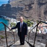King Charles III of the United Kingdom Instagram – The Duke of Edinburgh is in St Helena! 🇸🇭

🐢 HRH was welcomed to one of the most remote inhabited islands by Jonathan the Tortoise, who, at 191 years old, is the oldest living land animal in the world!

Born in the reign of William IV, the Seychelles giant tortoise has lived through seven British monarchs, with King Charles III becoming the eighth monarch of his lifespan so far.

⬅️ HRH is not the first Member of the Royal Family to have met Jonathan, who previously spent time with King George VI, Queen Elizabeth The Queen Mother, Queen Elizabeth II (when she was Princess Elizabeth) and Princess Margaret in 1947.

During his time on the island so far, The Duke has also…

⛰️ Viewed the spectacular sights of Jacob’s Ladder, a 699-step staircase that leads to Ladder Hill Fort.

👋 Met members of the local community at Grand Parade.

🧑‍⚕️ Heard about the important role that the Princess Royal Community Care Centre plays for local residents and saw the Centre’s cornerstone, which was laid by The Princess Royal during her visit in 2002!

Head to royal.uk (link in bio) to read more about HRH’s time on the island so far!