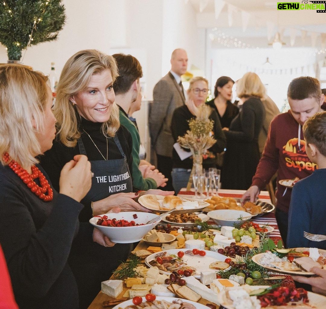 King Charles III of the United Kingdom Instagram - ๐จ๐The Duchess of Edinburgh joined 200 Ukrainian refugees at a Christmas party at The Lighthouse in Woking, a volunteer-led charity which runs a range of projects to support and encourage those who find themselves in need. HRH helped to serve lunch, and tried her hand at face painting! The Duchess of Edinburgh has volunteered at @t.lighthouse a number of times during and since the pandemic.