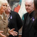 King Charles III of the United Kingdom Instagram – The Queen has opened a new ‘Safe Space’ at Aberdeen Art Gallery, which will provide help and support from specially trained staff to people who are personally suffering or suspect someone may be living with domestic abuse.

For many years, The Queen has worked to raise awareness of the efforts of domestic abuse charities and their work to support victims and survivors, both in the UK and overseas.

SafeLives, of which Her Majesty is Patron, works closely with organisations such as Aberdeen City Council to transform the response to domestic abuse by providing training, awareness and research to staff.

Last year alone, almost 25,000 professionals received training from the charity, which lead to over 79,000 adults at risk of harm or murder being provided with support.

During the visit, The Queen met artist Shelagh Swanson, who has created artwork inspired by her journey as a survivor of domestic abuse. The art is visible both internally and externally to signify the venue as a safe space location. Aberdeen, Scotland