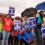 Kirsten Gillibrand Instagram - It was a cold and rainy day in Tappan, NY, but spirits were high at the @uaw.union picket line! I brought some coffee and doughnuts to help warm them up. Stay strong and keep fighting for the fair wage you deserve! #standupuaw