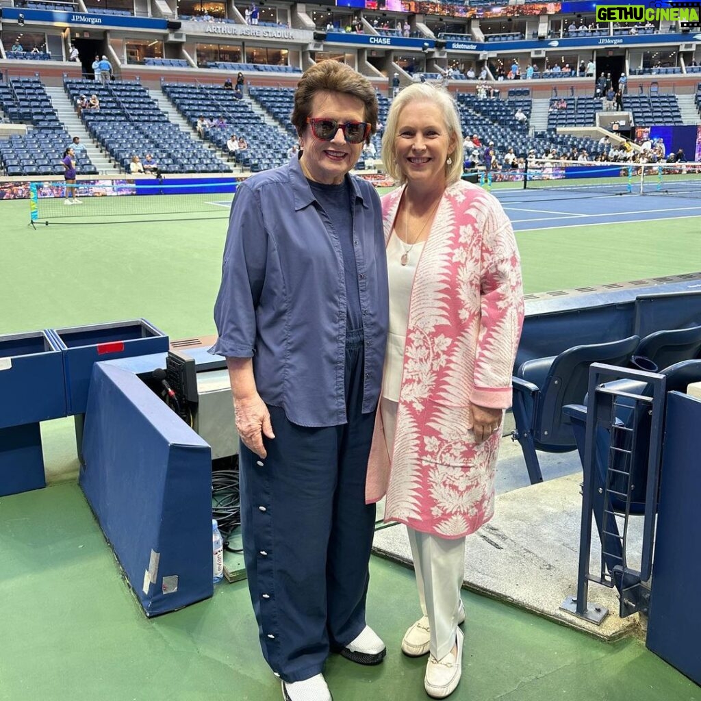 Kirsten Gillibrand Instagram - Always an honor to see the legendary @billiejeanking at the @usopen! Her groundbreaking leadership for the equal rights of women and LGBTQ+ Americans is an inspiration to us all. That’s why I’ll be introducing a bill to honor her with the Congressional Gold Medal!