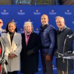 Kirsten Gillibrand Instagram - I'm so grateful for @ruben_diaz_jr's endorsement! Rubén intricately understands the issues facing families right now, and we've been working together for years to bring good jobs, quality education, and affordable health care to the Bronx. I’m proud to have his support and excited to continue our work! Estoy agradecida de recibir el respaldo de @ruben_diaz_jr , un apasionado e inquebrantable defensor del Bronx. Durante años, Rubén y yo trabajamos juntos para ofrecer buenos puestos de trabajo, educación de calidad y atención médica asequible a las familias del Bronx. Él entiende perfectamente el tema que los que residen en el Bronx discuten cada noche alrededor de la mesa de la cocina, me siento honrada de contar con su apoyo y espero hacer campaña junto a él.