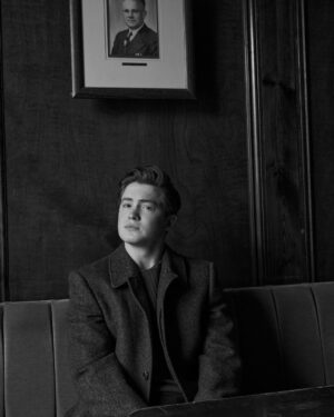 Kit Connor Instagram - Loved talking to @1883magazine about all things Heartstopper

interview @kelseyjbarnes  photography @josephsinclair  styling @emilysusantighe  styling assistant @oliviarodney_stylist  grooming @alexisdayhmu  special thanks to @woolwich_equitable 
@publiceyecomms