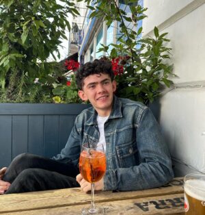 Kit Connor Instagram - me + some cool friends