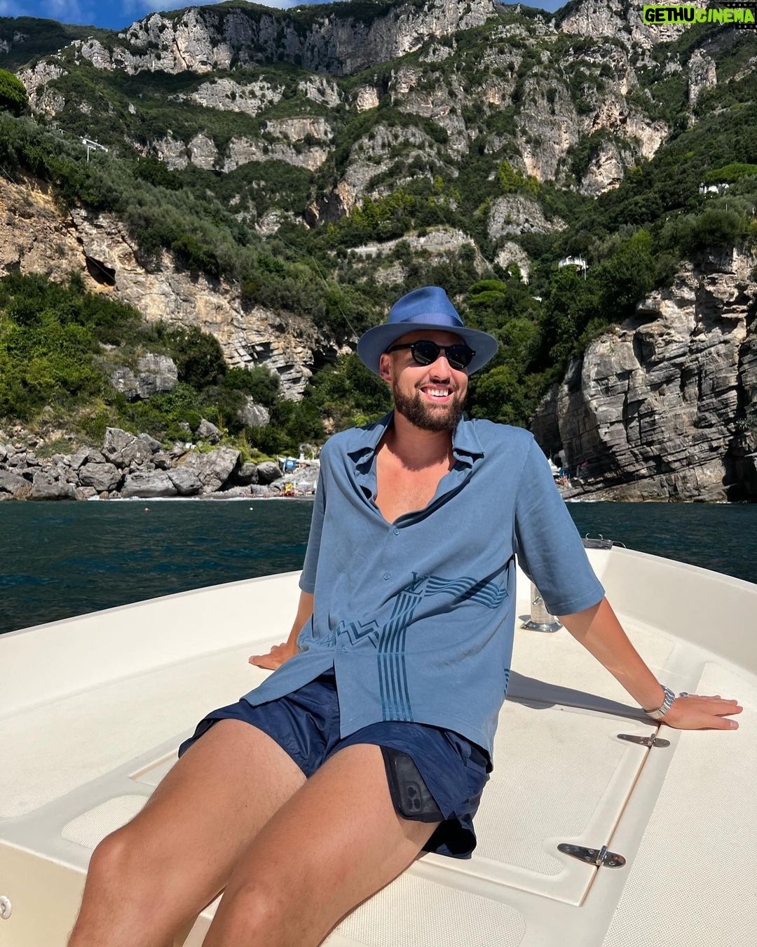 Klay Thompson - 694.2K Likes - I live for days on the water 🌊 🛥 ✨ 🕺
#newcd