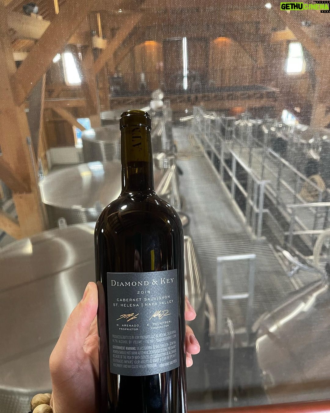 Klay Thompson Instagram - Basketball has sparked some great relationships in my life. The game allowed me to meet my guys @jsharden22 and @illfill. Two ex-hoopers turned wine making geniuses . Thanks for allowing Nolan and I to be apart of this awesome project that was years in the making. @diamondandkeywine by @salty_goats drops in two days, get on that wait list while you still can !